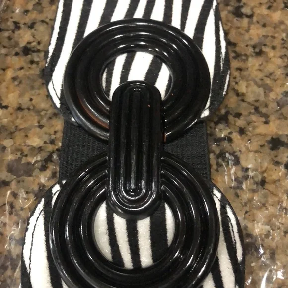 0- 3 .Stylish Black and White Zebra waistband Print Belt synthetic fur. - Picture 7 of 11